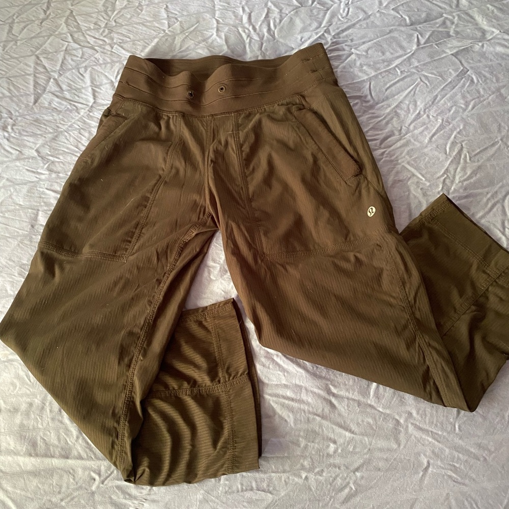 Lululemon crops
